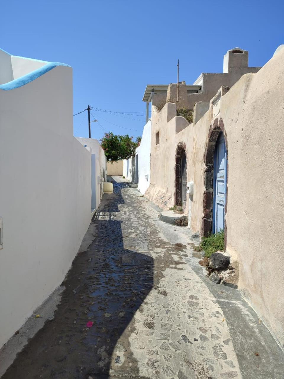 Fira Comfort Rooms Exterior photo