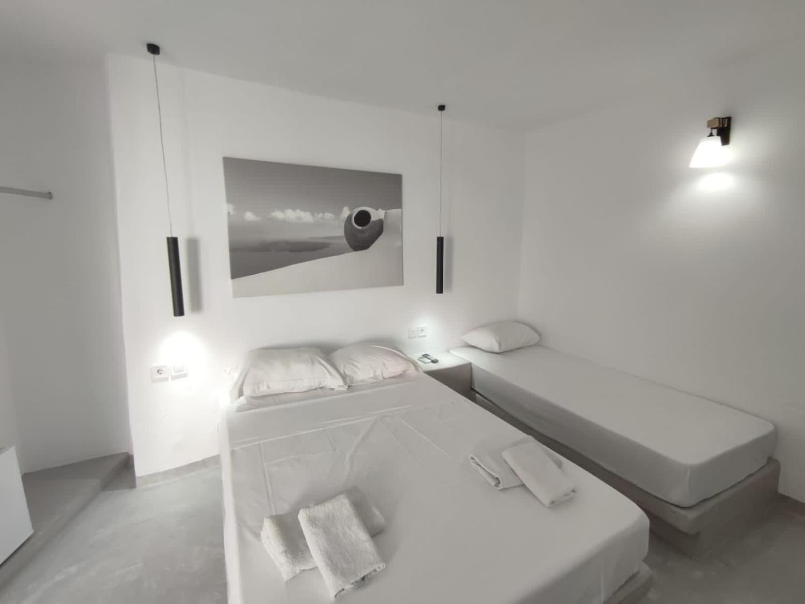 Fira Comfort Rooms Exterior photo