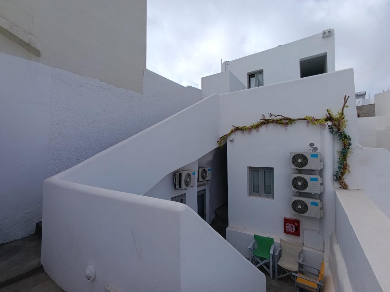 Fira Comfort Rooms Exterior photo