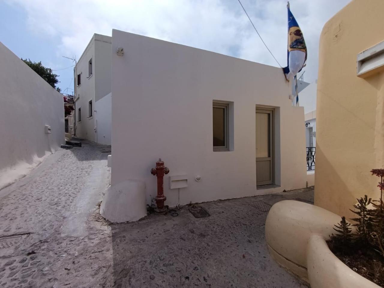Fira Comfort Rooms Exterior photo