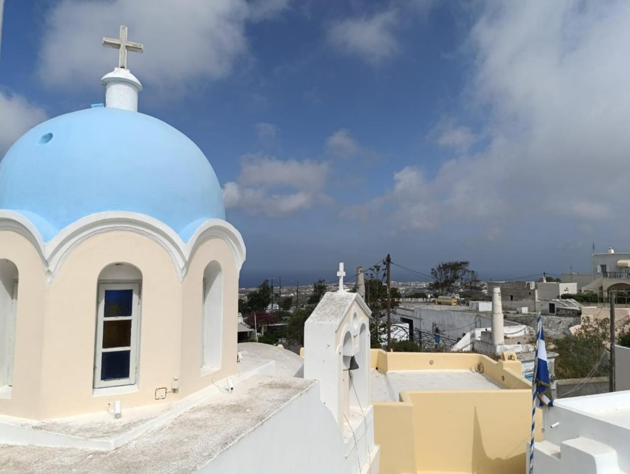 Fira Comfort Rooms Exterior photo