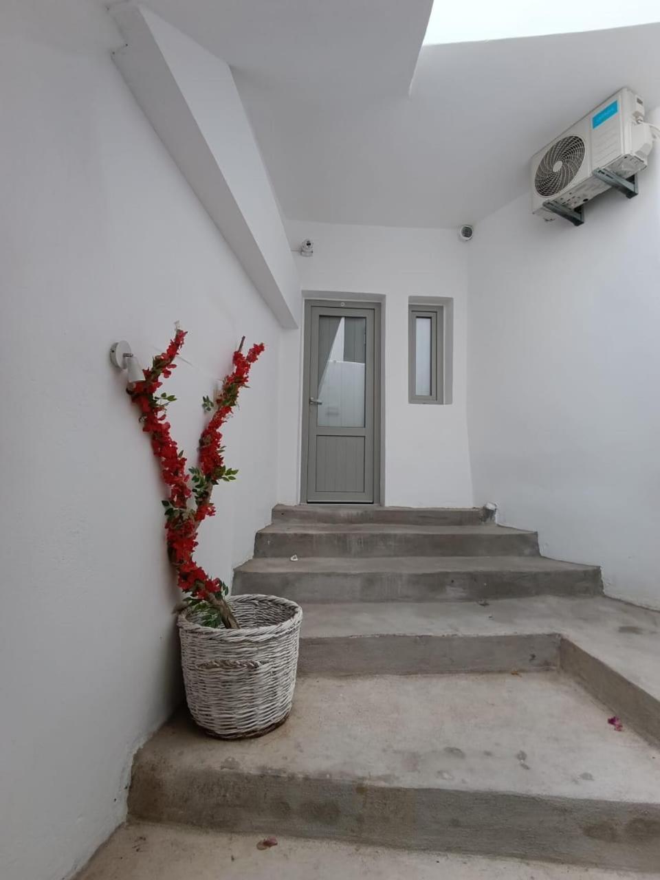 Fira Comfort Rooms Exterior photo