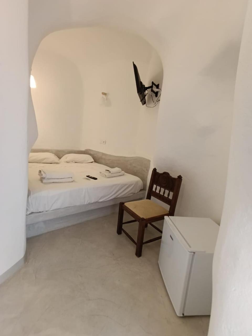 Fira Comfort Rooms Exterior photo