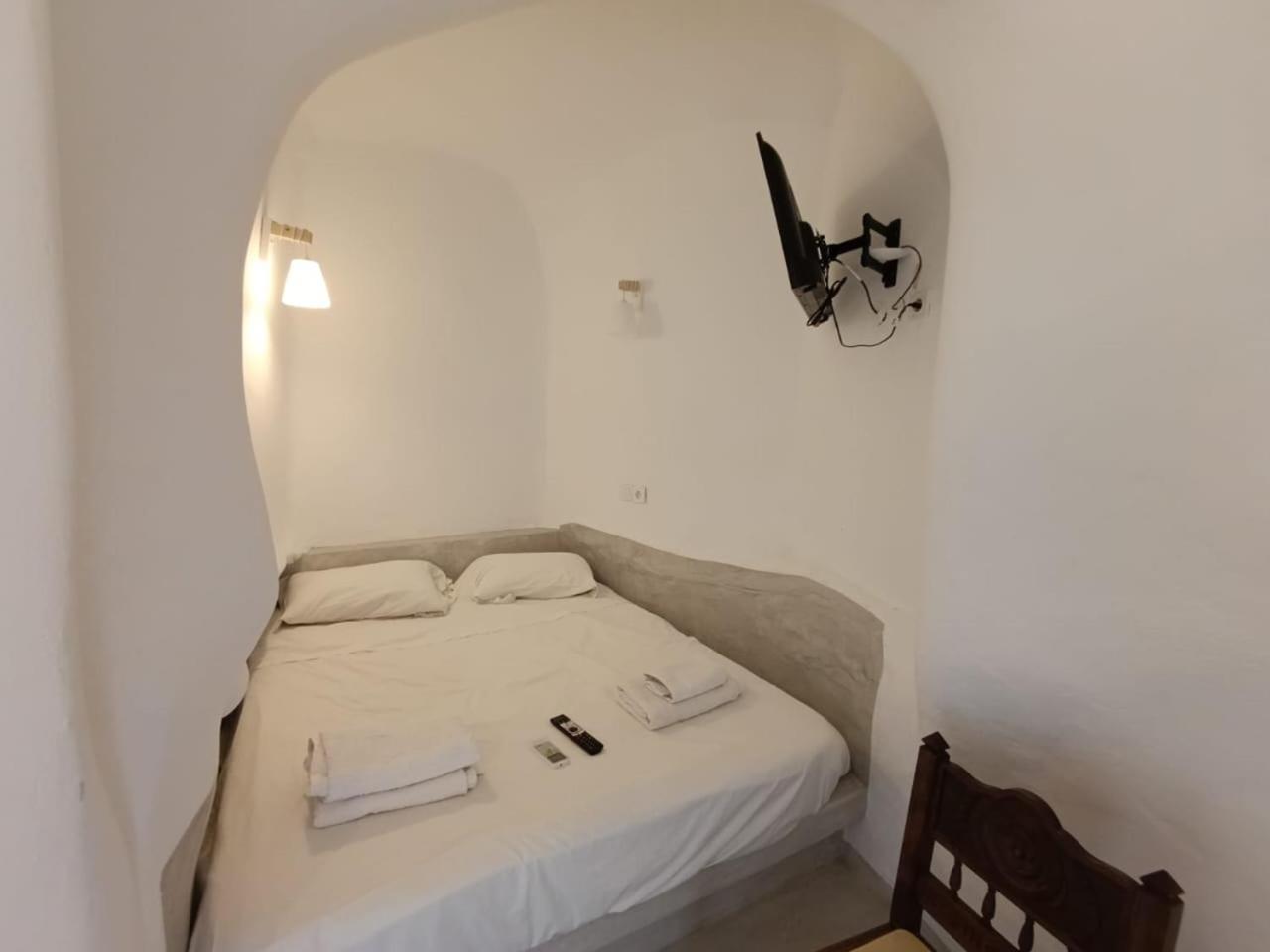 Fira Comfort Rooms Exterior photo
